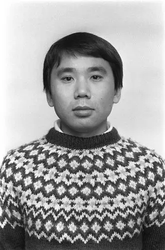 p>村上春树,1949年1月12日出生于日本京都市伏见区,日本当代作家.