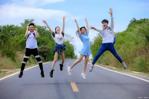 在青春期,我们经历了成长,探索和挑战自我的过程,同时也留下了许多