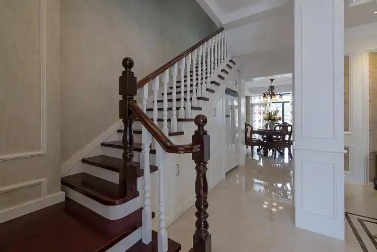 美式别墅装修楼梯图片