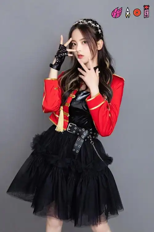 火箭少女101全员酷飒魅力性感写真