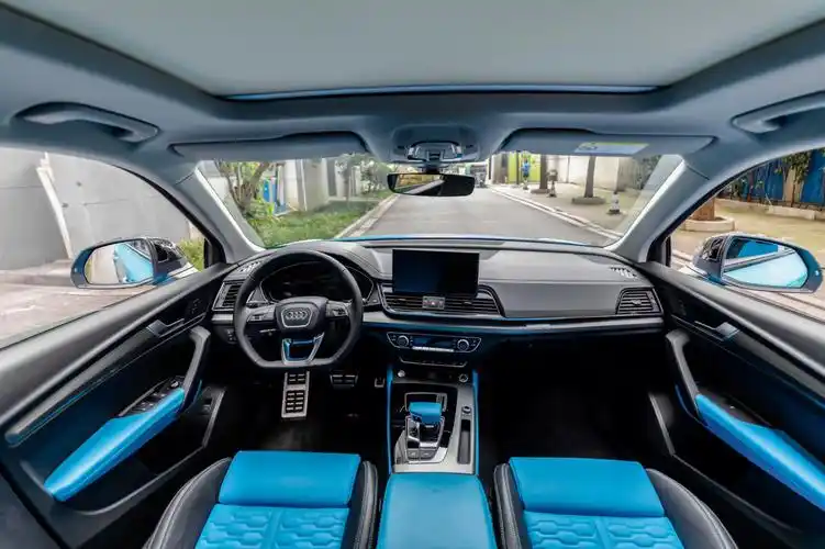 q5l素车的内饰实在是太简陋了,改装一下mtm的nappa真皮内饰,前座还带