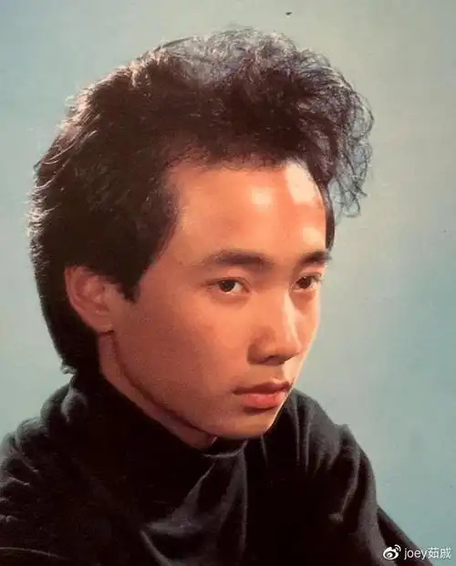 徐峥庆48岁生日陶虹穿着性感现身共吹蛋糕瘦太多颜值回春