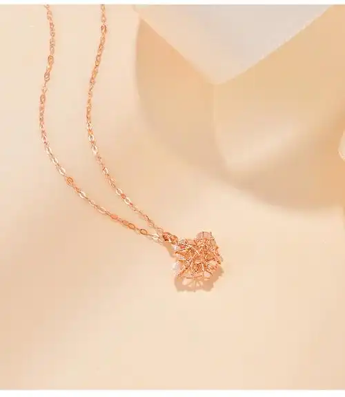 萃华金店18k金皇冠项链彩金锁骨链约095克