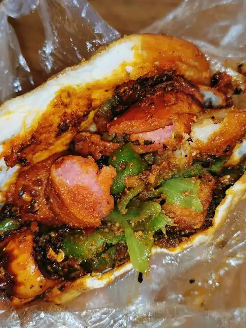 夜市这一口炸串夹馍