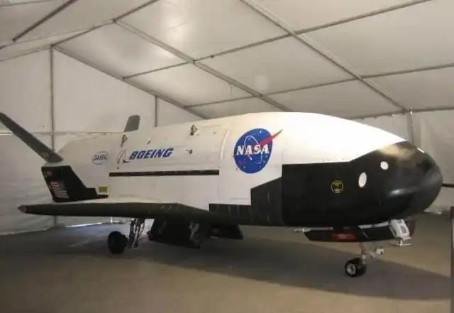 这种所谓的空天飞机既可以在地球的低轨道空间上运行,又能进入大气层