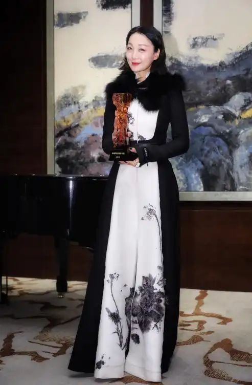 盖娅传说创始人熊英女士 荣获"丝路青年大使"称号.