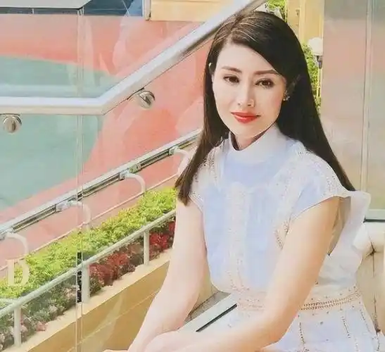 在"蛇蝎美人"李嘉欣身上,将"现世报"体现得淋漓尽致_先生_香港_鲍永