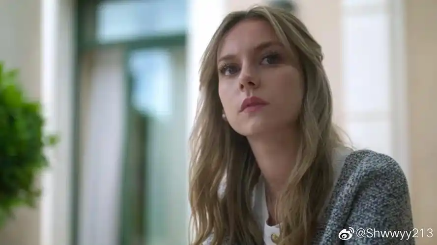 名校风暴 ester expósito