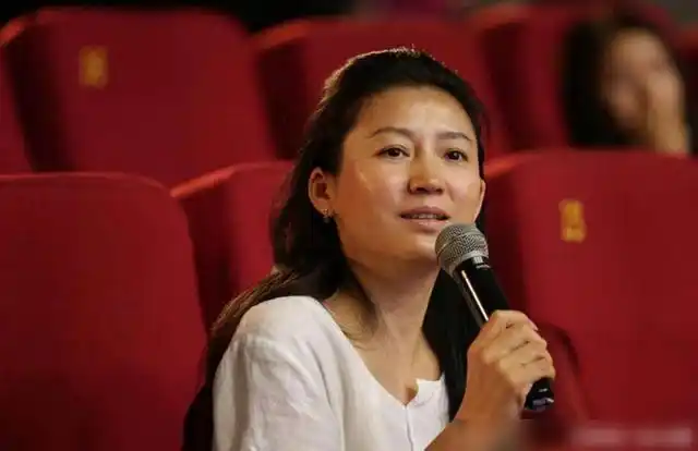 1984年,名导米家山抛弃妻子,爱上主持人王小丫,如今咋样了?