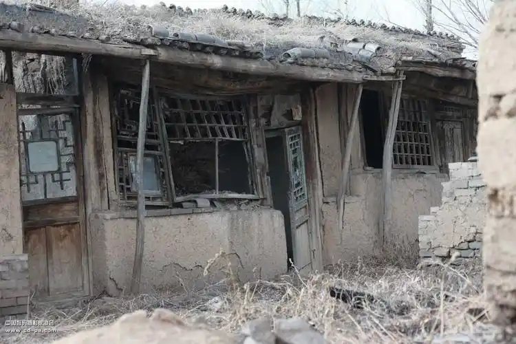 原创见过破房子没见过这么破的房子