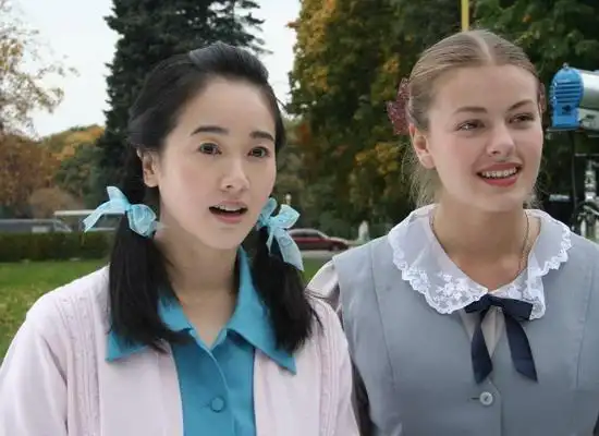 《红莓花儿开》剧照《红莓花儿开》剧照新浪娱乐讯 目前,由中央电视台