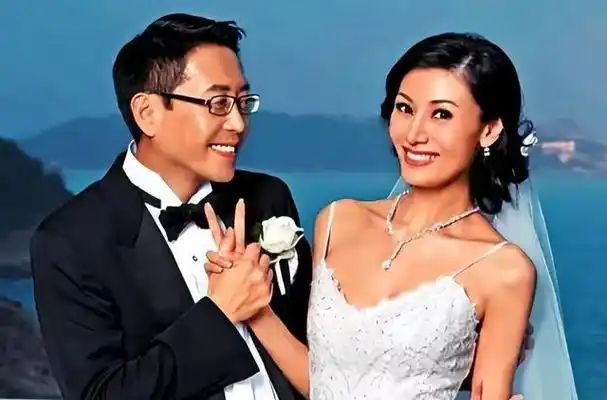 回顾李嘉欣嫁富豪许晋亨如今的她证明刘嘉玲没说错