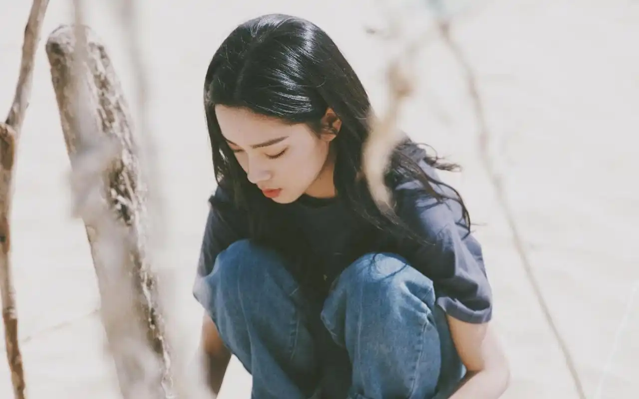 刺猬女孩庄达菲帅气街拍写真,大陆明星-回车桌面