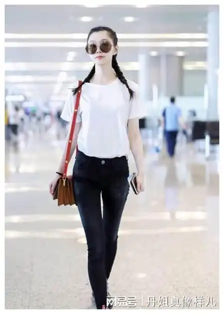 宋轶这裤子小了一码紧贴着腿出汗多后更粘着了网友太尴尬啦