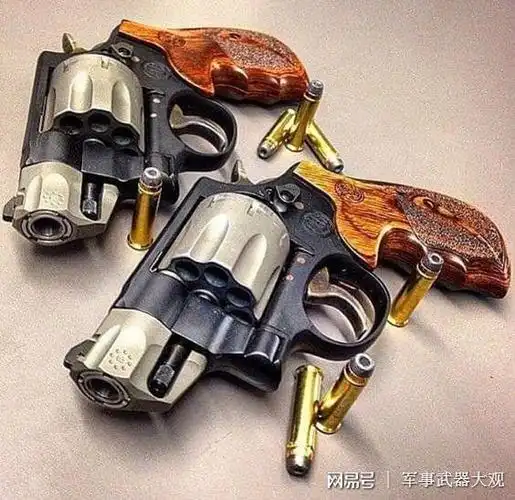 世界最精美小巧的左轮手枪美到没有抵抗力
