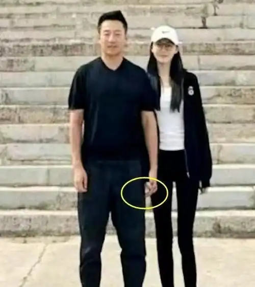 汪小菲衣品真不错身材也保持的很好身高也高大s才会和他闪婚