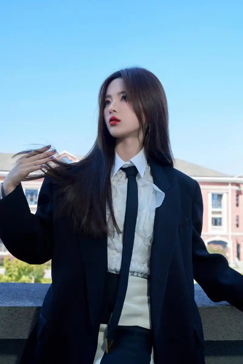 杨超越高清壁纸头像(八十二)[心]