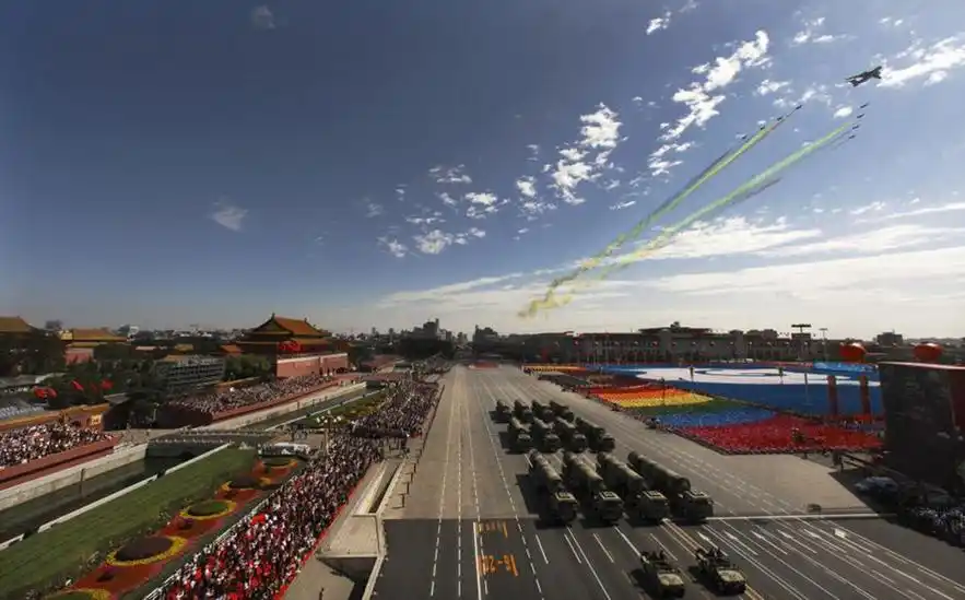 中国国防十年发展有了航母有了新型战机战舰