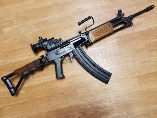 以色列国防军制式装备各项性能完爆m16突击步枪