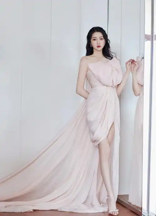 关晓彤粉裙蝴蝶结##关晓彤百花奖粉裙造型