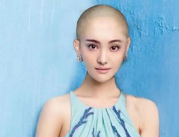 十二位女明星的光头照你看好哪个哪个最不能让人接受