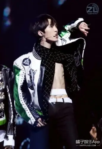 说郭子凡矮爆料夏之光穿很少没想到赵磊还求粉丝来推倒