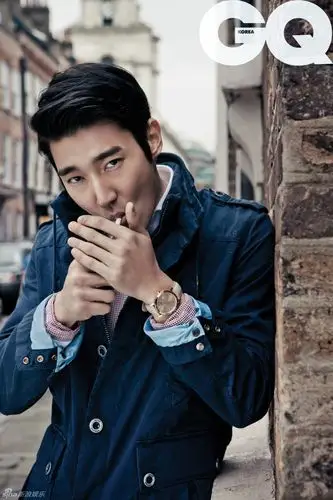 sj崔始源伦敦拍写真 摩登装扮潇洒自如(图)