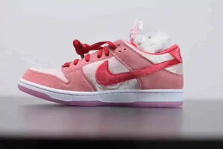 耐克nikesbdunklowxstrangelove情人节限定低帮粉色板鞋纯原版本货号