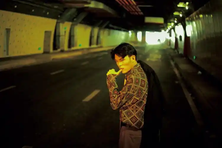 王家卫港风男生写真