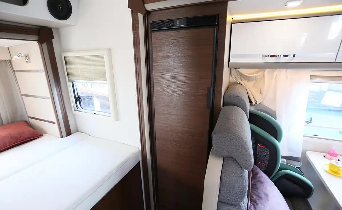 8万元 凯伦宾威发布3款全新依维柯房车