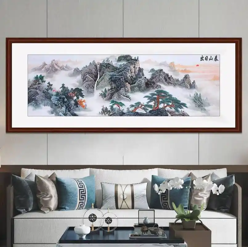 客厅沙发背景墙挂什么画好(刺绣山水画艺术:家得山水而有灵  )