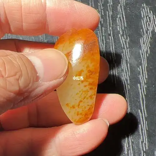 和田玉籽料红皮一夜封侯