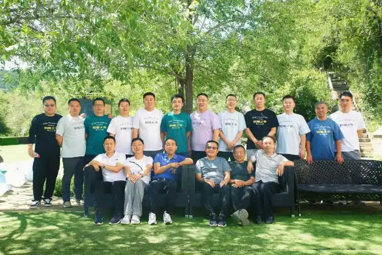 山西太原户外团建跟拍聚会上门拍摄同学聚会