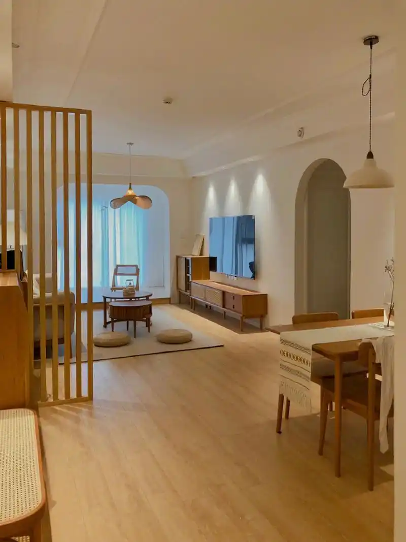 日式原木风客厅         #五一来逛我家##沪佳好声音