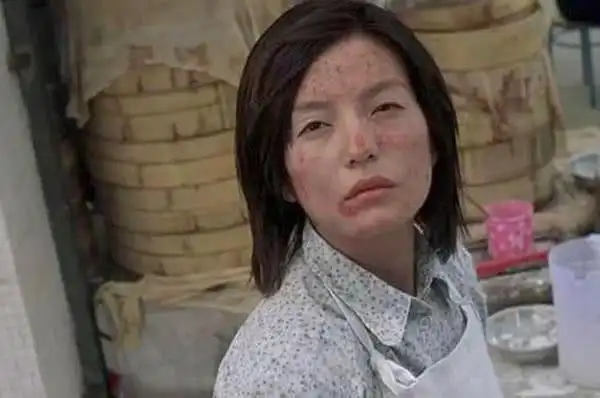 被周星驰玩得死去活来的女星,只有解约的黄圣依躲过一劫