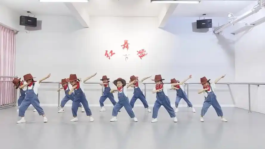 幼儿园六一舞蹈男女都能跳《牛仔很忙》简单易学,动作好看歌曲好听,有