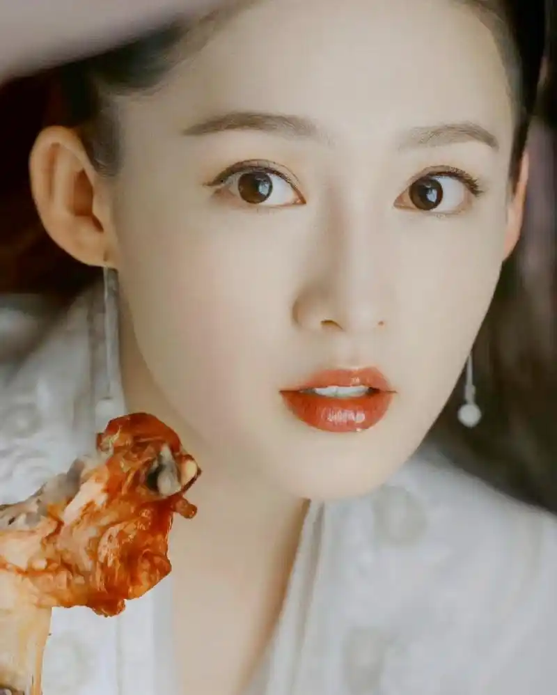 我喜欢李沁的古装剧.好演员不在乎主角,也不在乎配角.