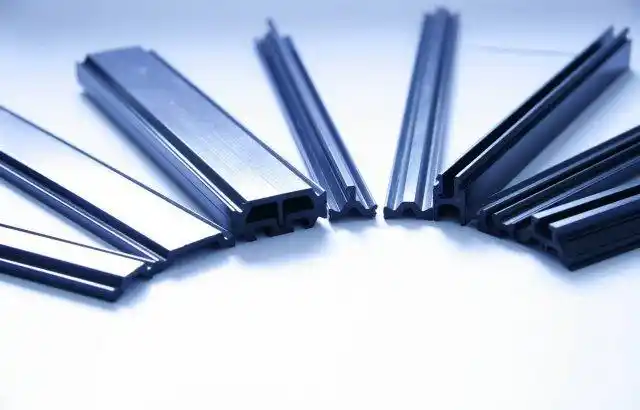 一是以泰诺风保泰为代表的进口尼龙隔热条(pa66gf);二是2003年开始