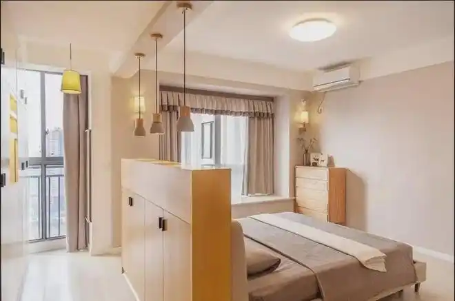 用矮柜做隔断空间通透宽敞满足小户型需求