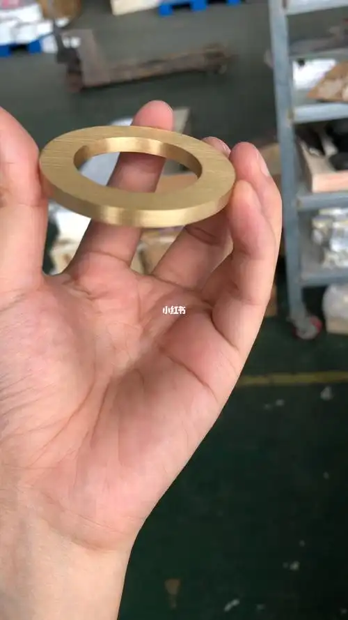 精工黄铜实心字