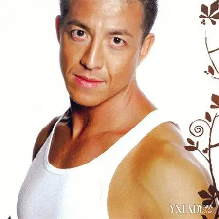 欣赏香港先生郑健乐图片参加男士选美创造男人新主义