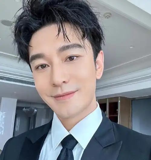 没了老婆后,黄晓明就连吃顿烧烤,都能把自己送进医院!