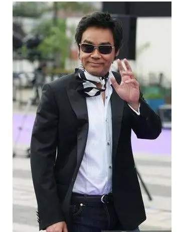 21 满意答案 蝗虫大腿 2012-10-21   什么吴青云啊  拜托是刘青云好吧