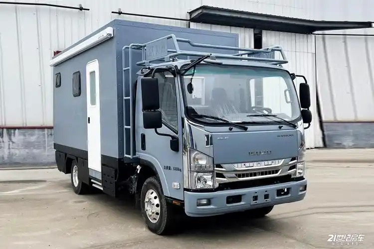 这款房车是由庆铃五十铃kv800轻卡底盘改装而来,相比五十铃700p底盘