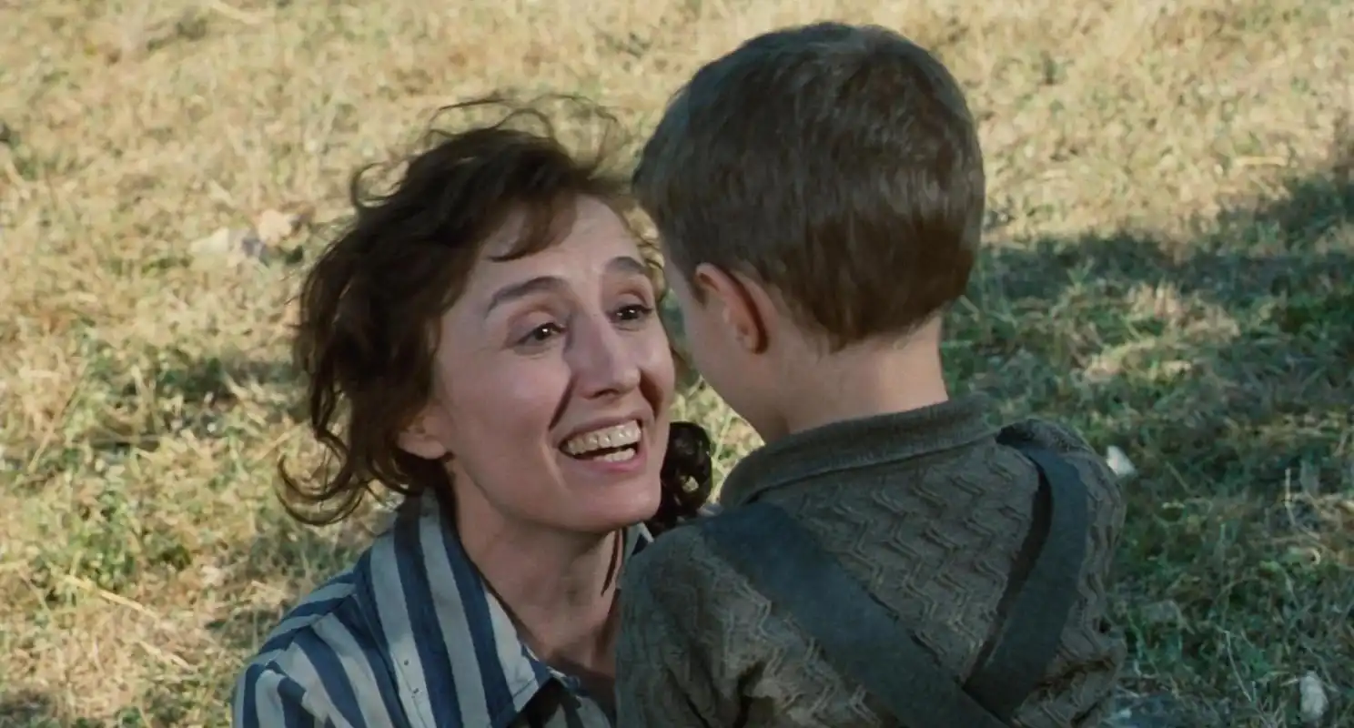 《美丽人生》:悲喜交加的优秀电影,完美展现父爱的伟大!