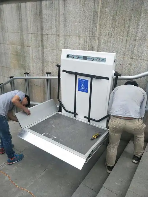 轨道运行斜挂式无障碍平台楼梯升降机楼梯货运电梯池州市启运供应