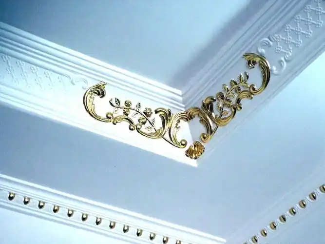 卫生间石膏线背景墙装修效果图