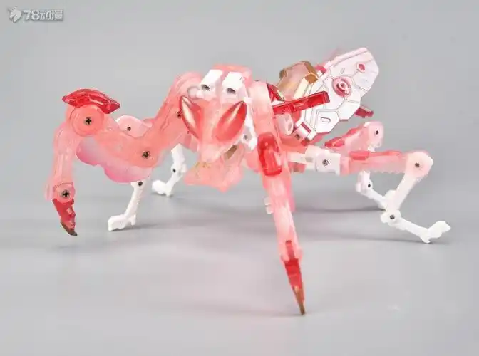 变形最后将躯干的装甲进行合拢完成box形态总结螳螂素体的第三款产品