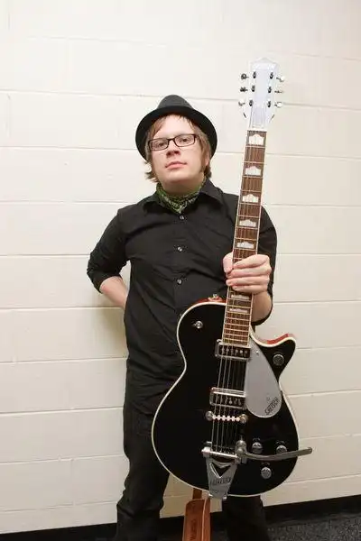 patrick stumps music gear is being tracked on equipboard.