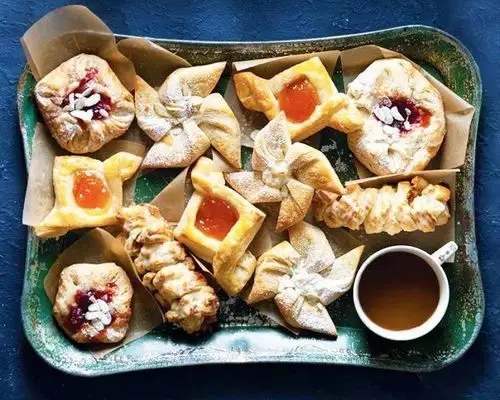 面包专题丨花形,风车形,蜗牛卷.百变丹麦卷,你喜欢哪一款?